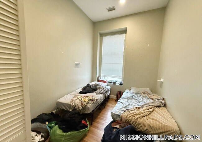 Foto del edificio - 409 Dudley St