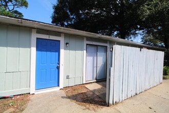 Building Photo - 6810 Tiki Ln