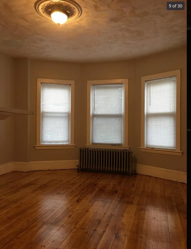 Building Photo - 194 Boylston St