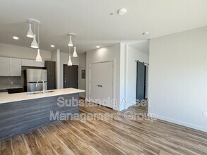 Building Photo - 1653 Midtown Pl