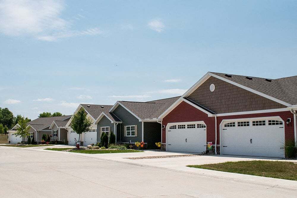Redwood North Ridgeville Meadow Lakes Blvd – photo 3