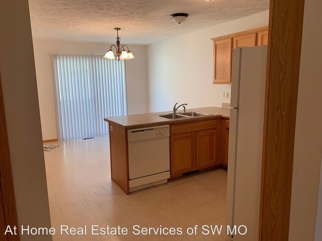 Foto del edificio - 3806-3808 W Montclair St