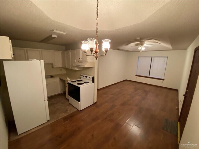 Building Photo - 3004 Ashley Cir