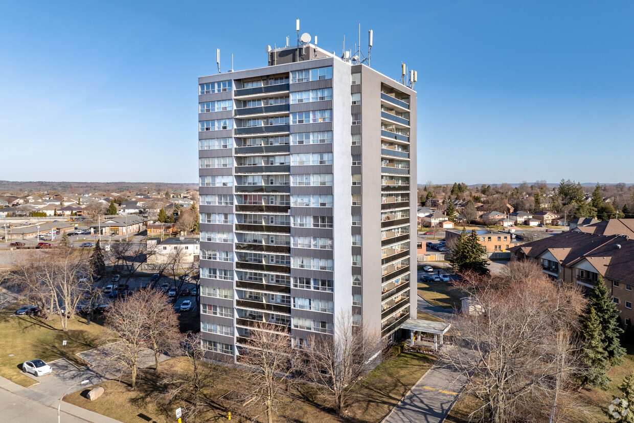 Primary Photo - Bayview Tower