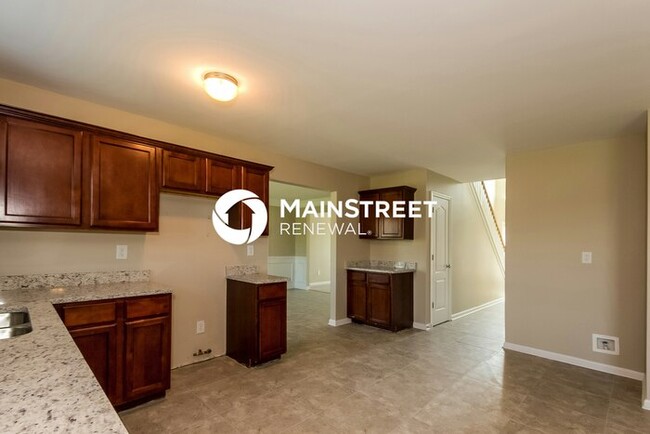 Building Photo - 5563 Martin Ct