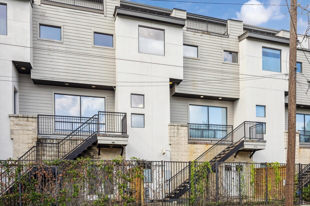 Photo - 4721 Caroline St (Houston, TX)