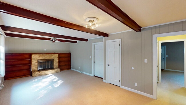 Building Photo - 707 Sir Walter Cir