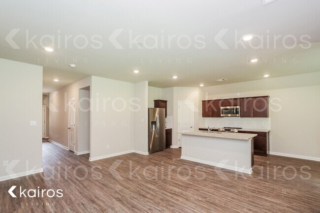 Building Photo - 30897 Clearview Ct.