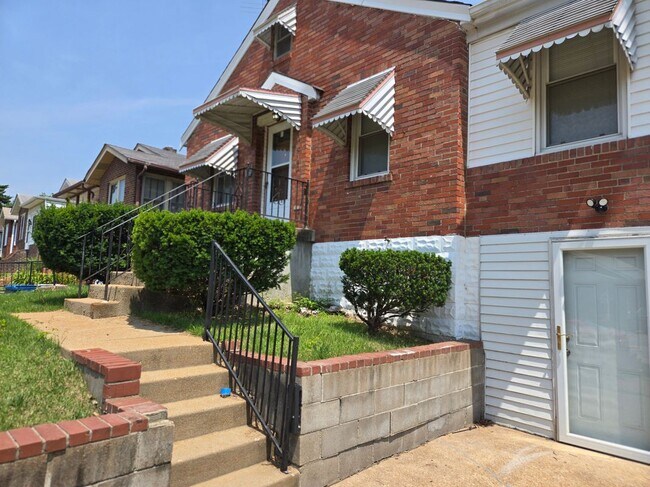 Foto del edificio - 6415 Perry Dr