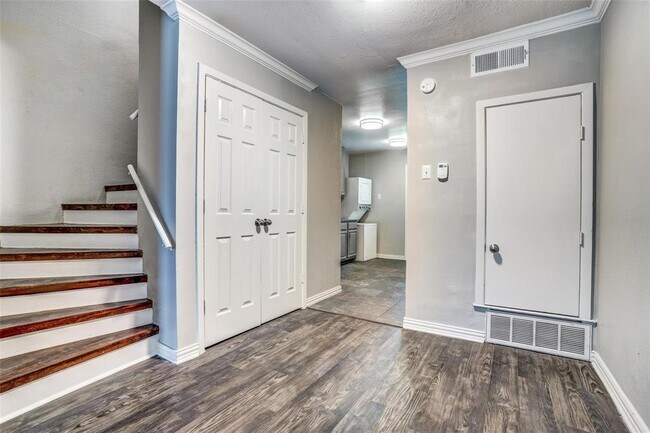 Building Photo - 4335 Cedar Springs Rd