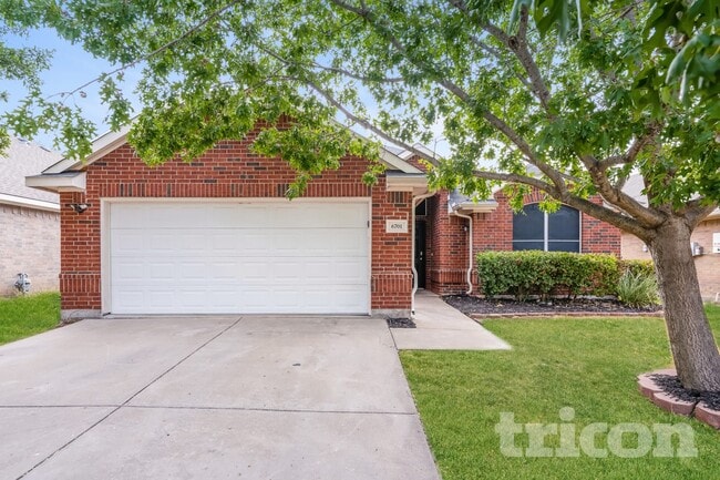 Building Photo - 6701 Fairglen Dr