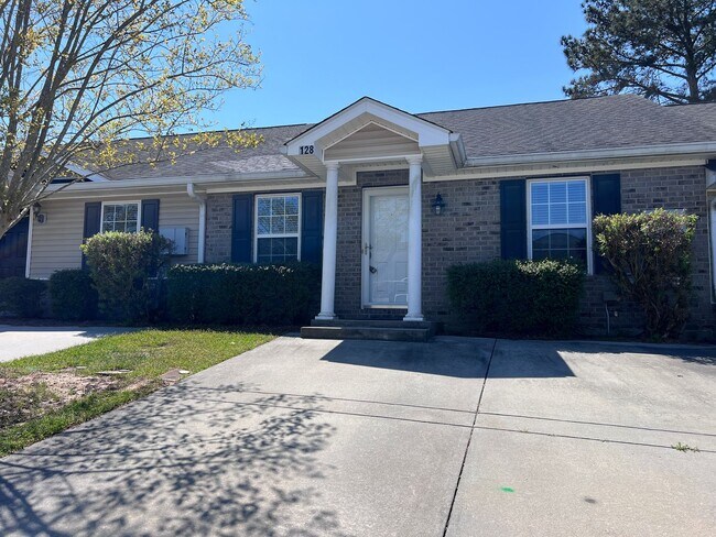 Foto del edificio - Fantastic 2 bedroom 2 bath townhome