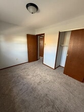 Building Photo - 132 S Center St