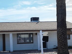 Building Photo - 11231 W Montana Ave