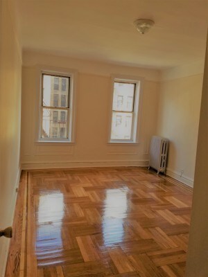 Foto del edificio - 261 Seaman Ave