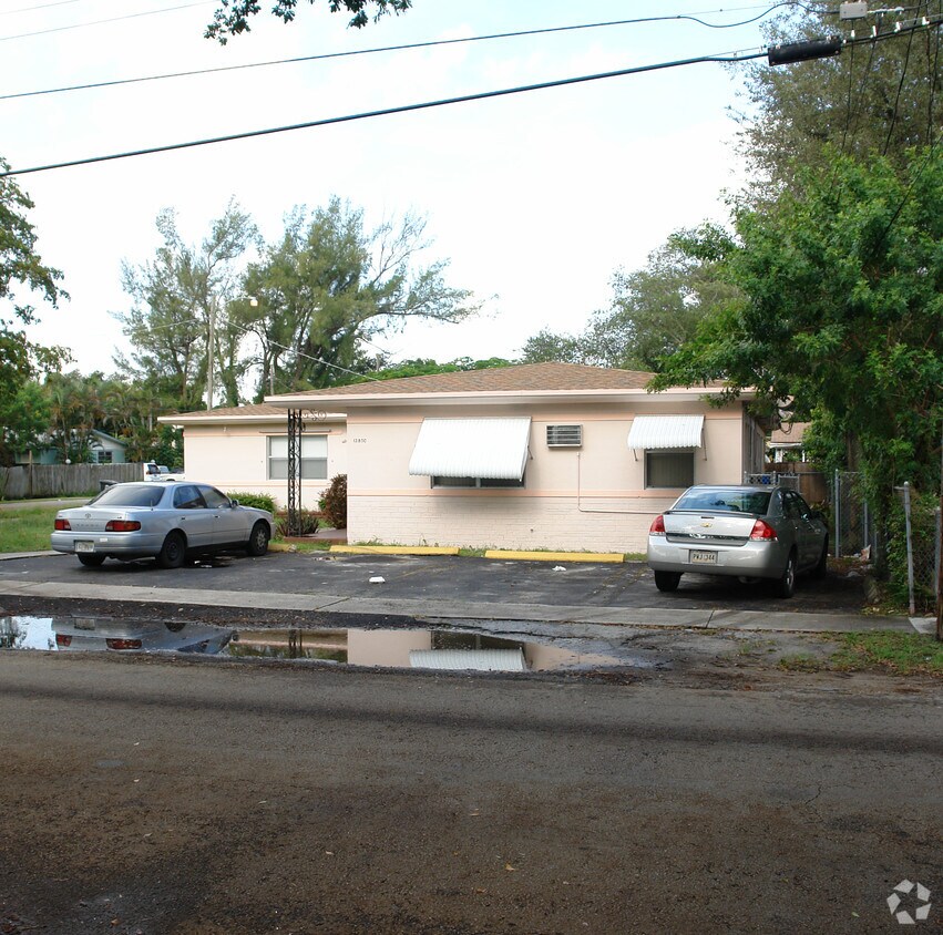 Building Photo - 12800 NE 11th Ave