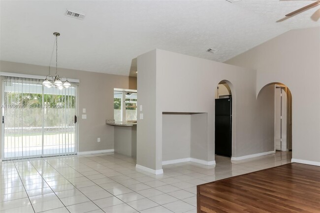 Building Photo - 3265 SW Escarole St