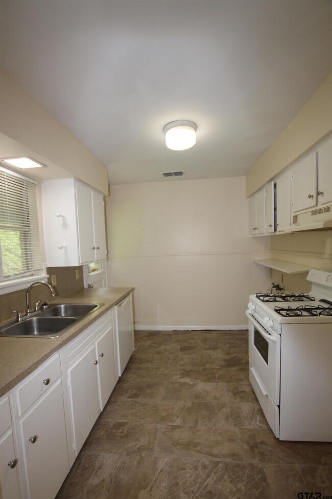 Foto del edificio - 420 E Hudson St