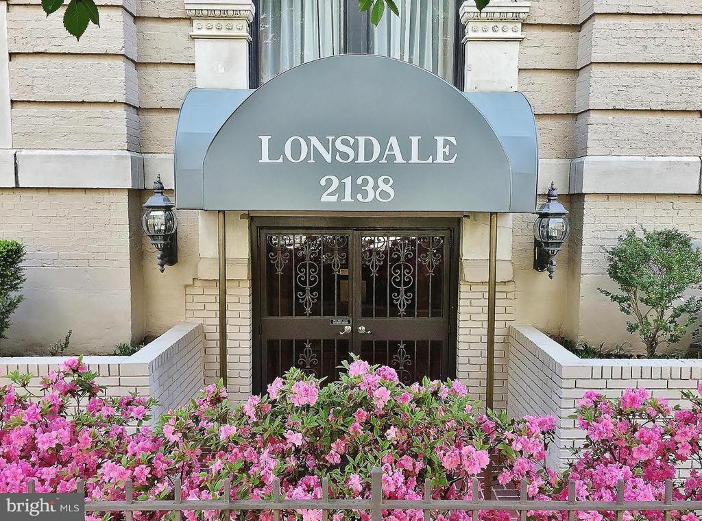 Foto principal - 2138 California St NW