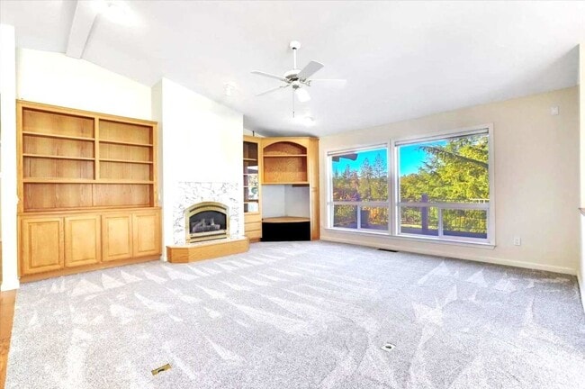 Building Photo - Golf Course 3/2 home in Lake Wildwood, Pen...
