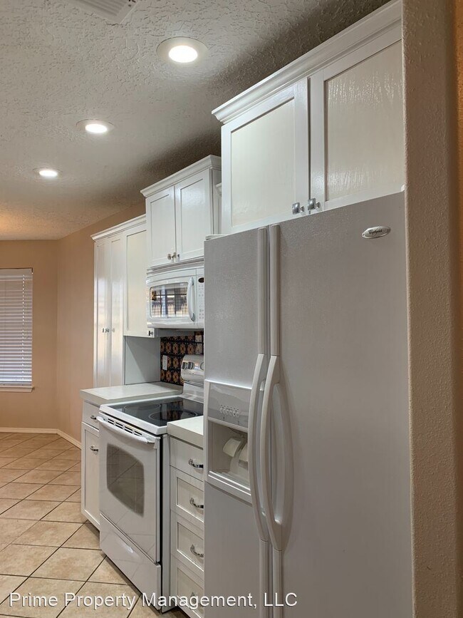 Building Photo - 3 br, 2 bath House - 2320 Reese Dr.