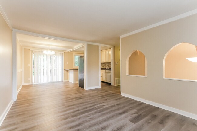 Building Photo - 2226 Bernie Dr