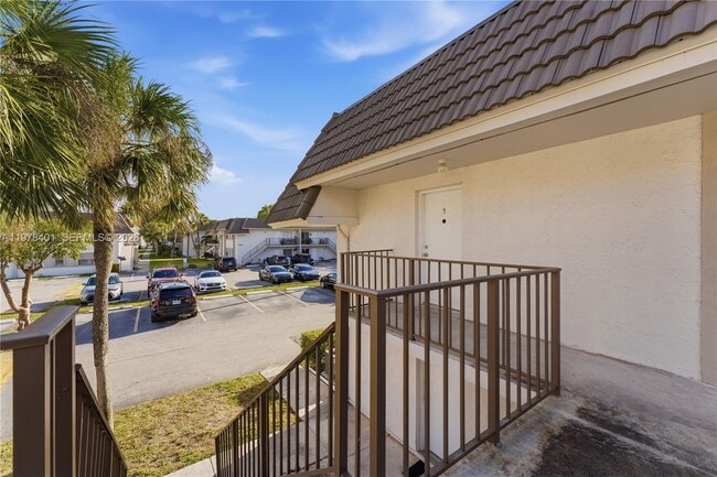 Building Photo - 6921 SW 129th Ave