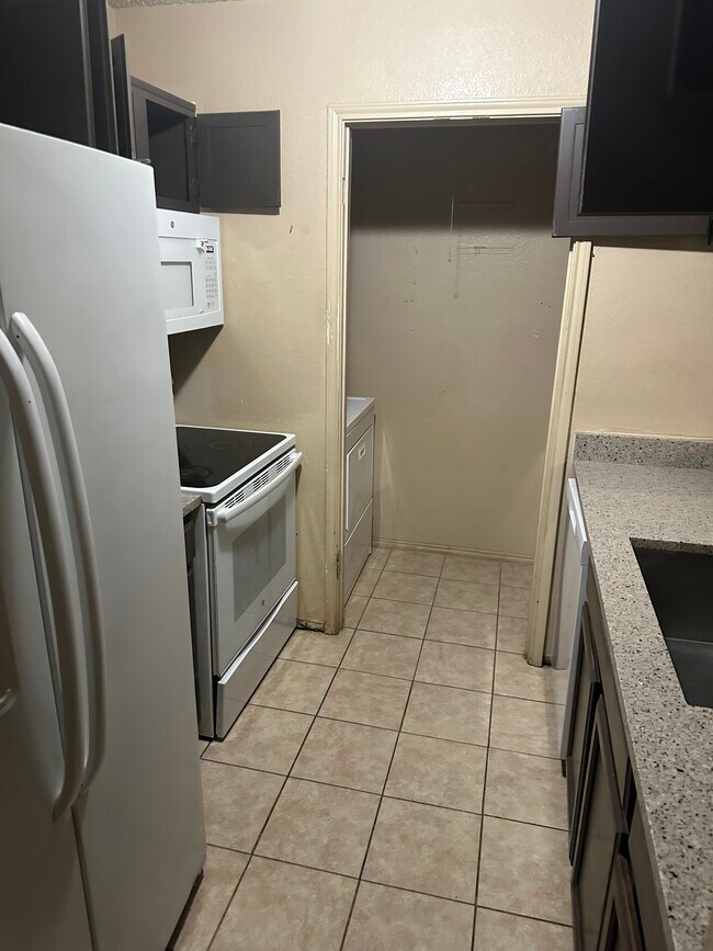Building Photo - 4924 Berridge Ln
