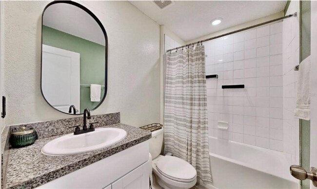 Foto del edificio - 7104 Fern Garden Ct