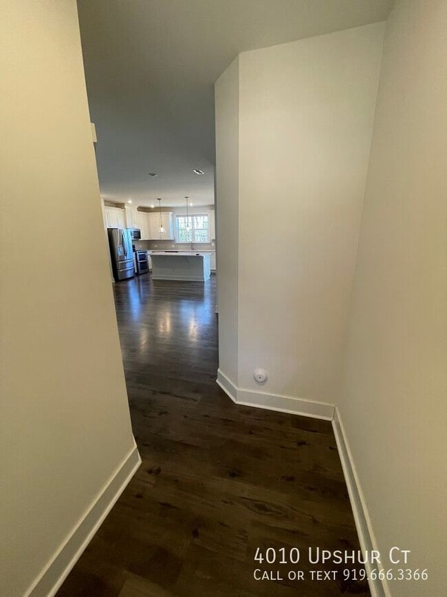 Foto del edificio - 4010 Upshur Ct