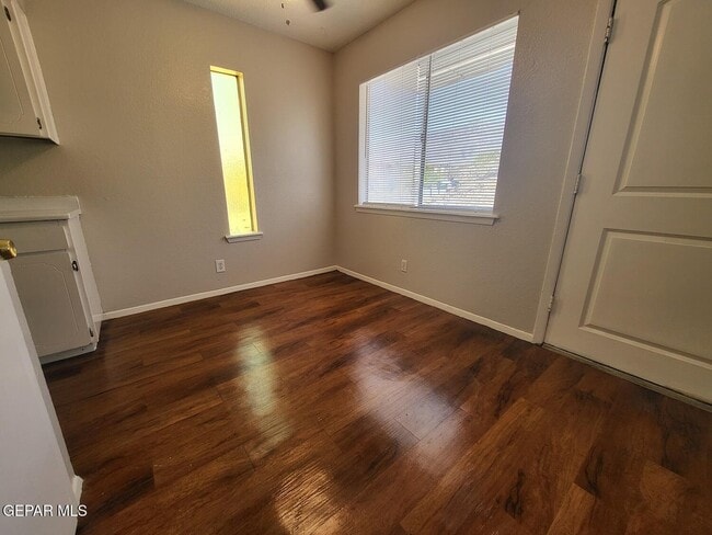 Building Photo - 5209 Carousel Dr