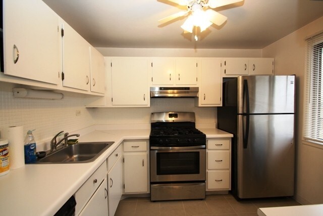 Building Photo - 223 Covehill Ct