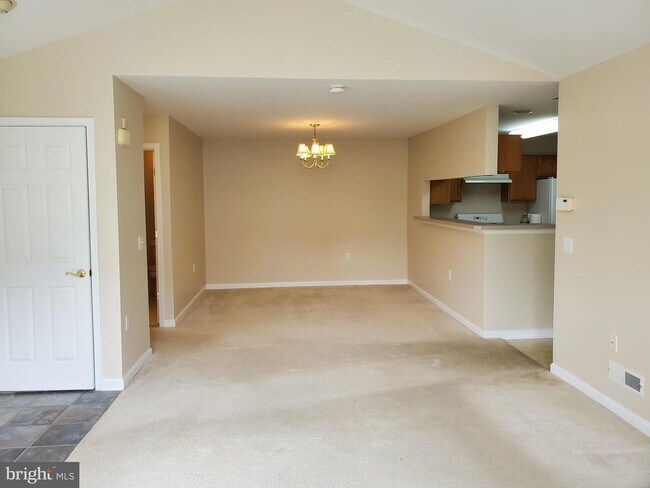 Foto del edificio - 32 Chandler Ct