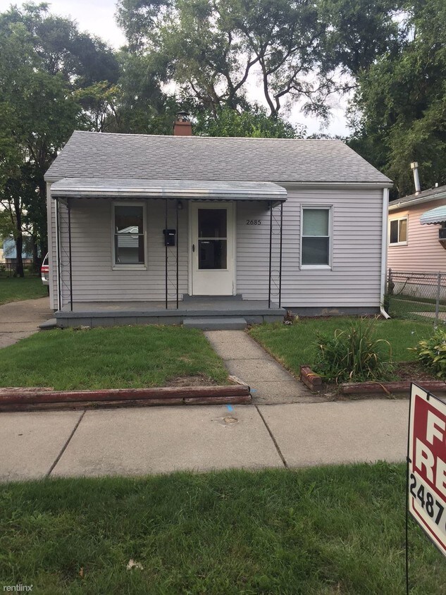 Foto principal - 2685 Emmons Ave