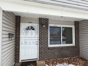 Building Photo - 808 E Canby St