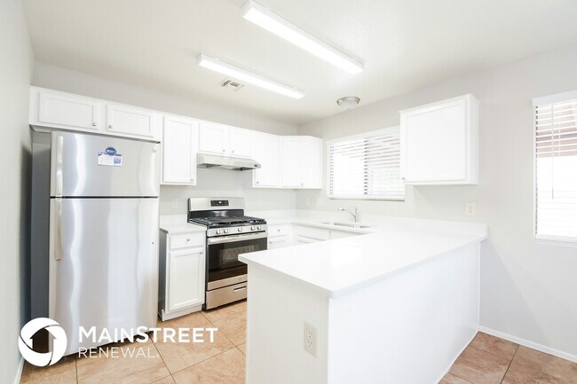 Building Photo - 1483 W Flannery Pl