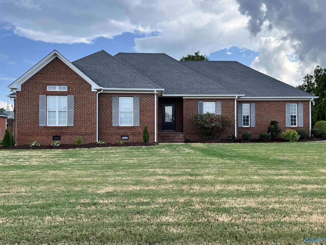 Foto principal - 17916 Remington Dr