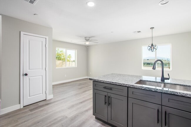 Building Photo - 66079 Cahuilla Ave