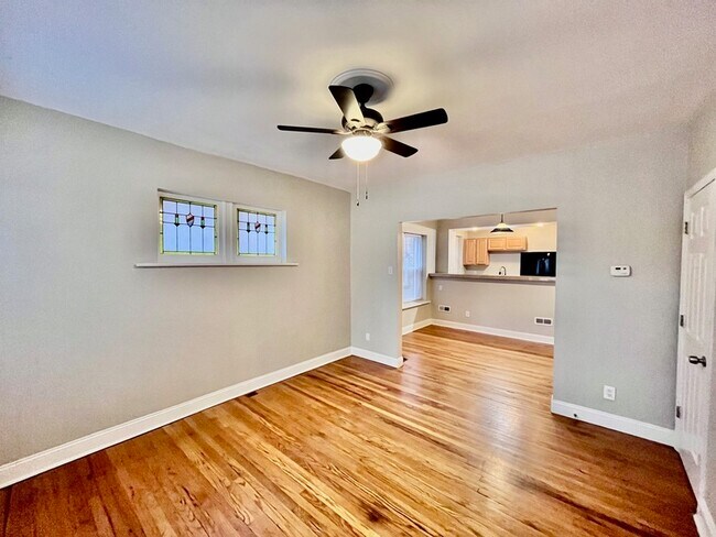 Foto del edificio - 1535 McCausland Ave