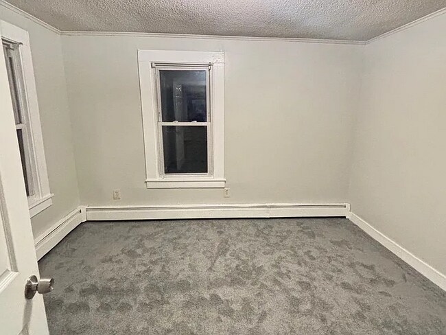 Foto del edificio - Bright & Updated 2-Bedroom in Prime Watertown