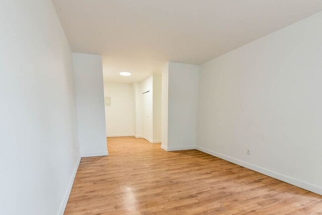 Photo du bâtiment - 809 Av. Bloomfield