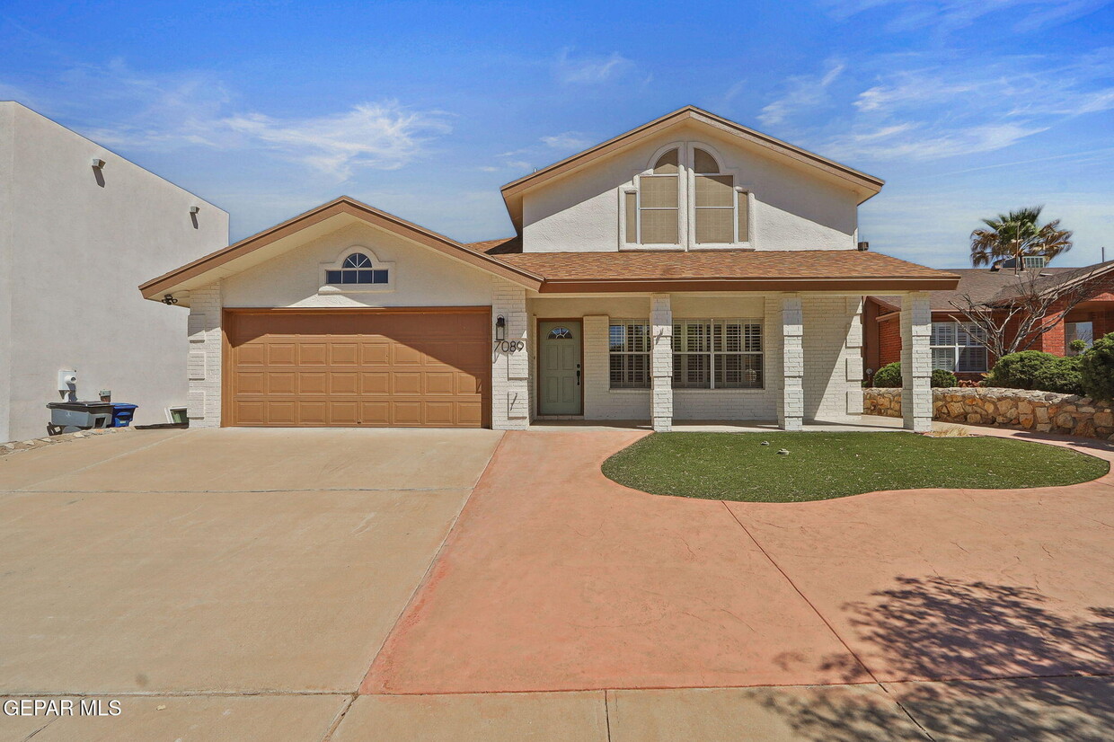 Foto principal - 7089 Luz De Espejo Dr