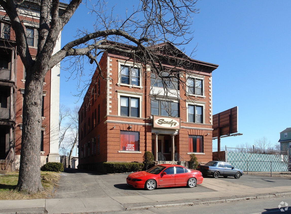 Building Photo - 600 Wethersfield Ave