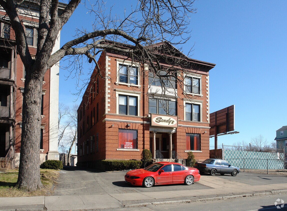 Foto del edificio - 600 Wethersfield Ave