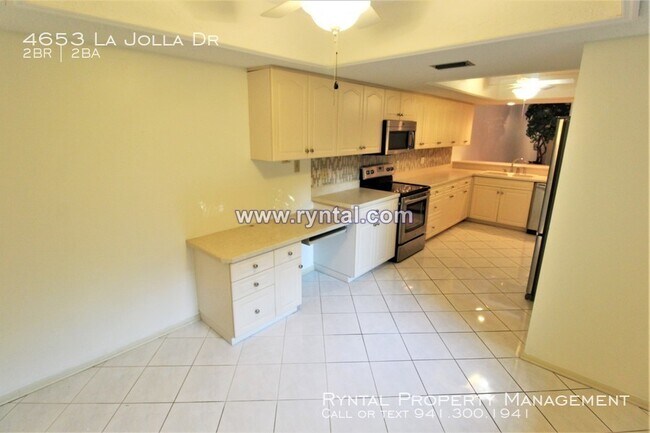 Foto del edificio - 4653 La Jolla Dr