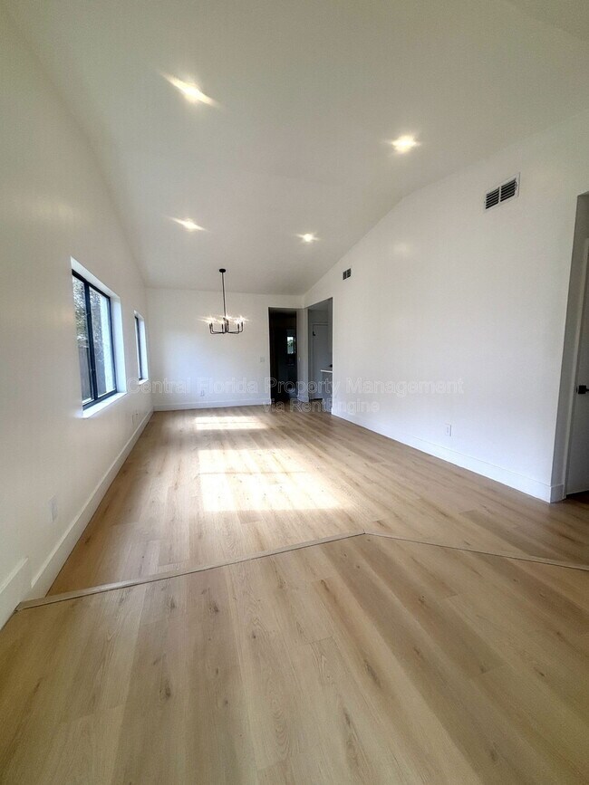 Foto del edificio - 640 Macduff Ln