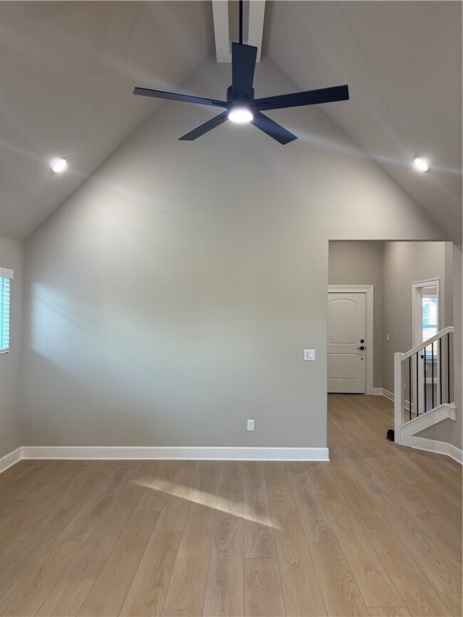Building Photo - 3105 SW Lovely Ln