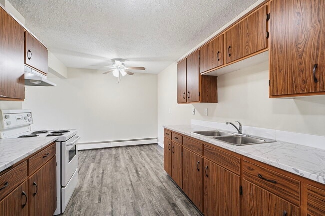 Building Photo - Heather Lee Apartments