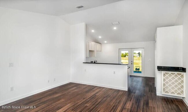 Building Photo - 1837 Ardmore St NE