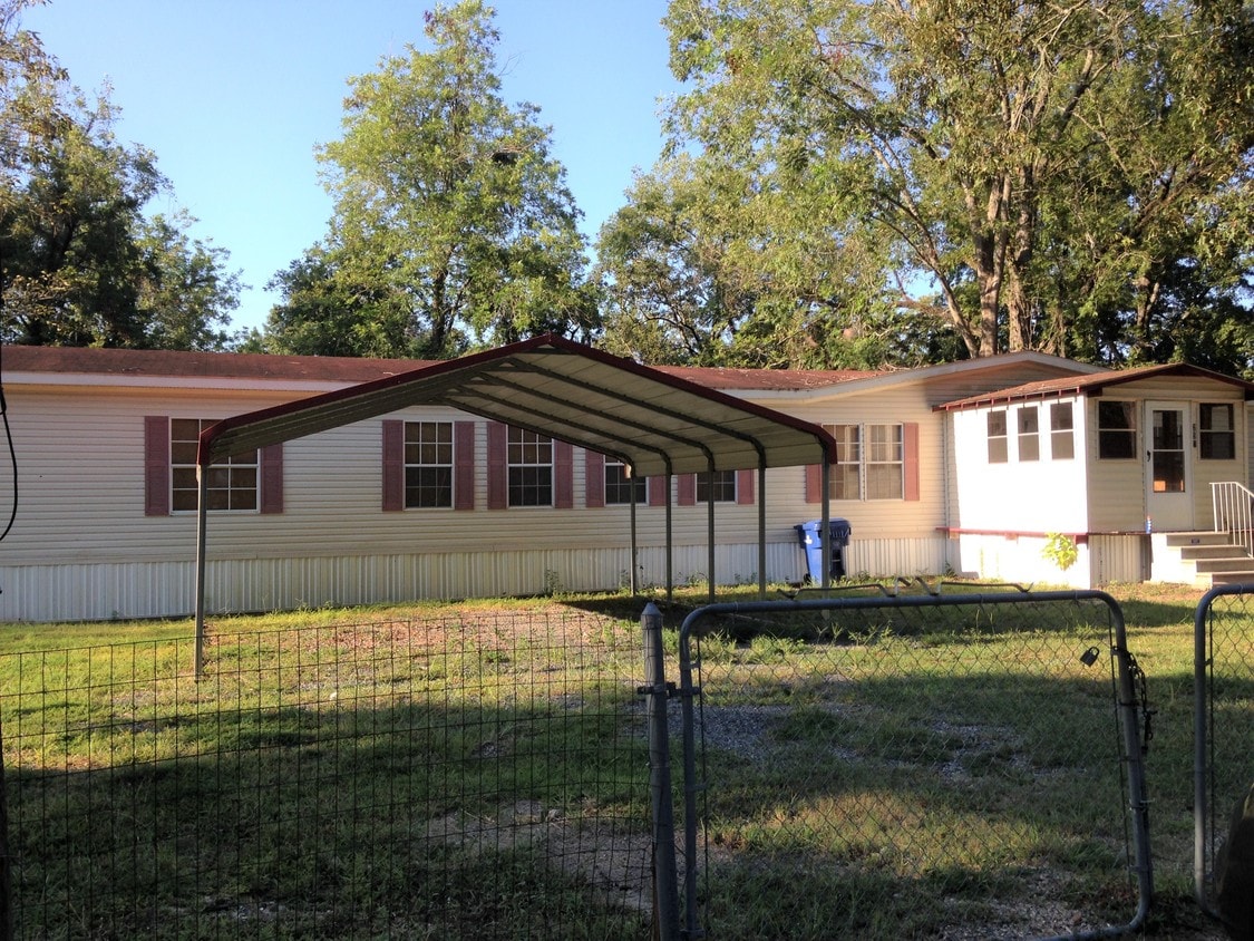 257 Stanton St, New Llano, LA 71461 House Rental in New Llano, LA
